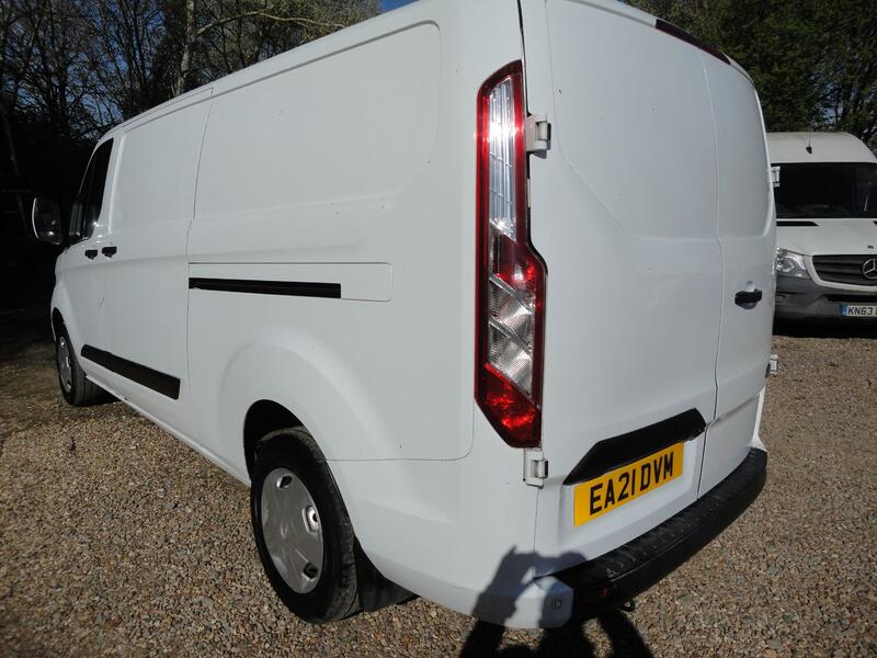 FORD TRANSIT CUSTOM 2.0 Transit Custom Trend Van 300 L2 2.0L EcoBlue 105PS FWD 6 Speed Manual 2021