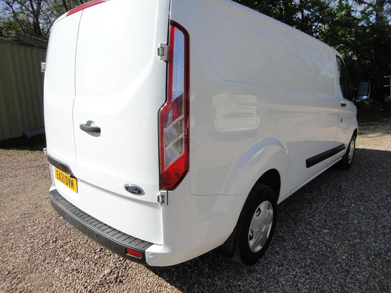 FORD TRANSIT CUSTOM 2.0 Transit Custom Trend Van 300 L2 2.0L EcoBlue 105PS FWD 6 Speed Manual 2021