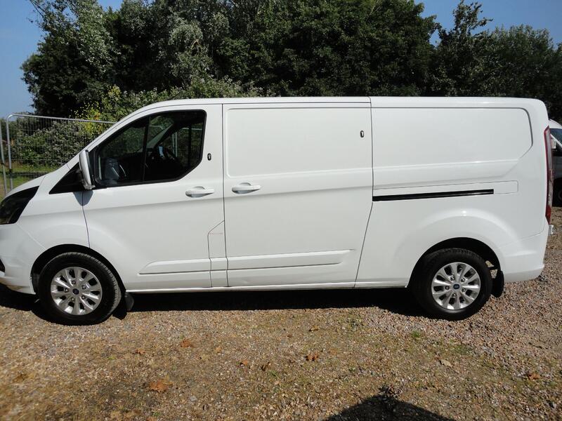 FORD TRANSIT CUSTOM 2.0 Transit Custom Limited Van 300 L2 2.0L EcoBlue 130PS FWD 6 Speed Manual 2022