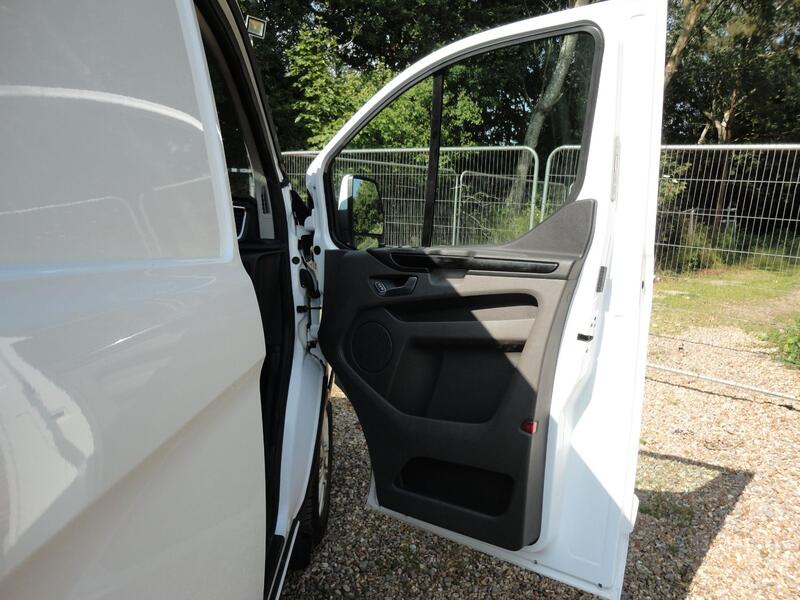 FORD TRANSIT CUSTOM 2.0 Transit Custom Limited Van 300 L2 2.0L EcoBlue 130PS FWD 6 Speed Manual 2022