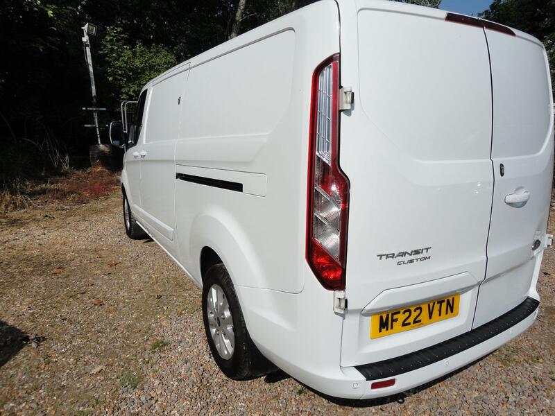 FORD TRANSIT CUSTOM 2.0 Transit Custom Limited Van 300 L2 2.0L EcoBlue 130PS FWD 6 Speed Manual 2022