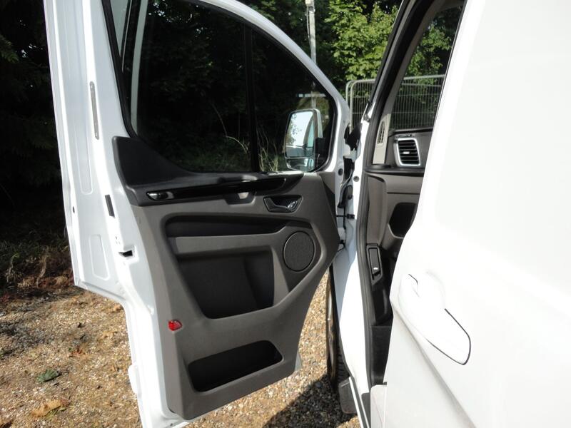FORD TRANSIT CUSTOM 2.0 Transit Custom Limited Van 300 L2 2.0L EcoBlue 130PS FWD 6 Speed Manual 2022