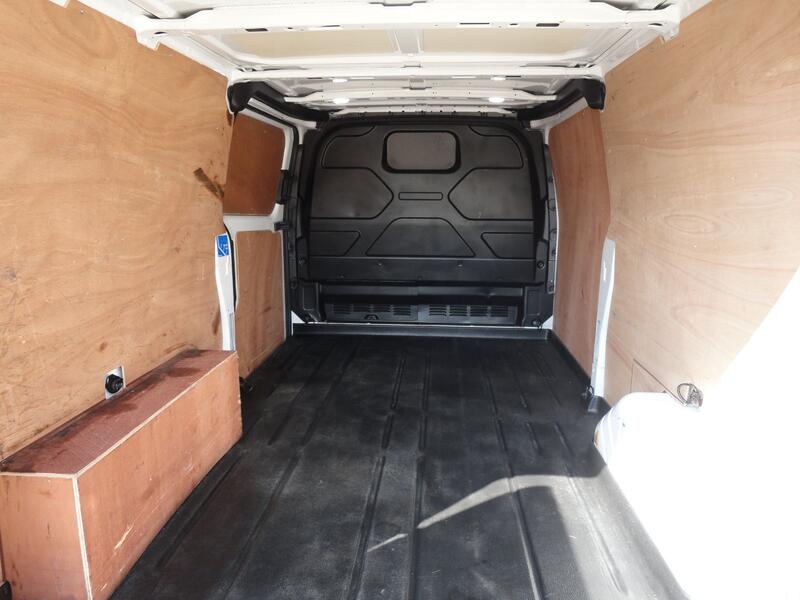FORD TRANSIT CUSTOM 2.0 Transit Custom Limited Van 300 L2 2.0L EcoBlue 130PS FWD 6 Speed Manual 2022