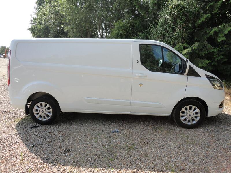FORD TRANSIT CUSTOM 2.0 Transit Custom Limited Van 300 L2 2.0L EcoBlue 130PS FWD 6 Speed Manual 2022