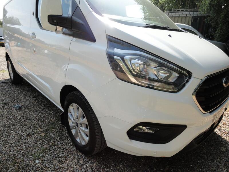 FORD TRANSIT CUSTOM 2.0 Transit Custom Limited Van 300 L2 2.0L EcoBlue 130PS FWD 6 Speed Manual 2022