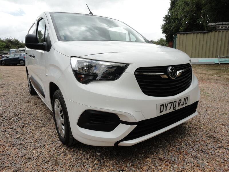VAUXHALL COMBO 1.5 Turbo D 2300 Sportive 2020