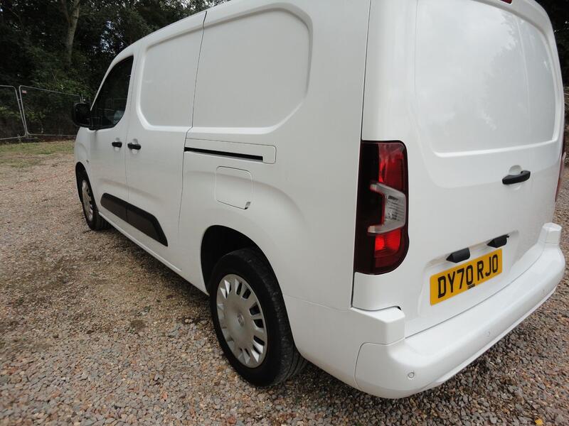 VAUXHALL COMBO 1.5 Turbo D 2300 Sportive 2020